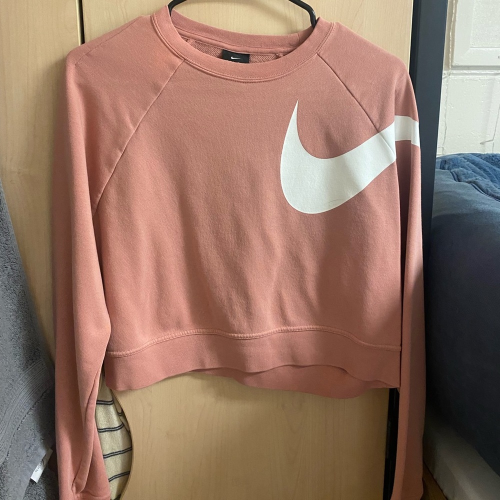 Cropped nike sweatshirt